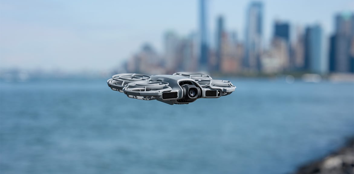 DJI Neo 2 nad mestom